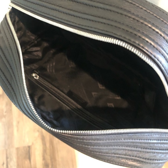 KAREN MILLEN  Leather Handbag -UK luxury designer. www.karenmillen.com - Picture 8 of 10